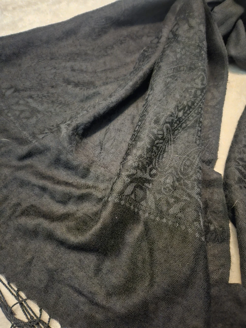 pashmina Black Floral Jacquard Fringe Scarf 70 pashmina/30 silk